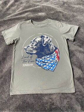 Magellan Boy’s Medium Gray Graphic T-Shirt Patriotic Dog "Land of the Free"